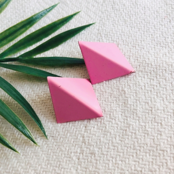 Vintage Jewelry - 80's Pink Geometric Metal Earrings Diamond Retro